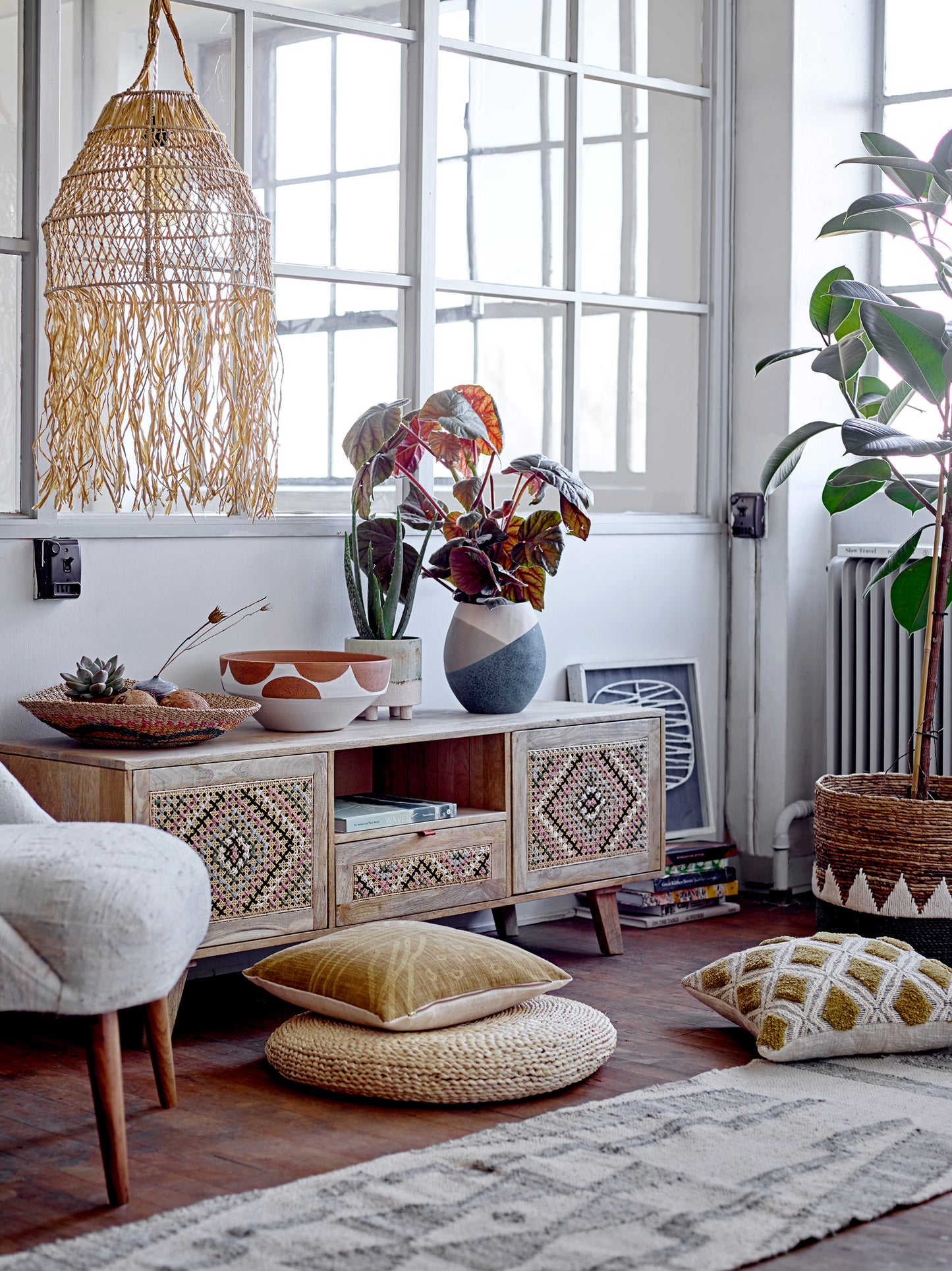 Celest Cabinet, Mango