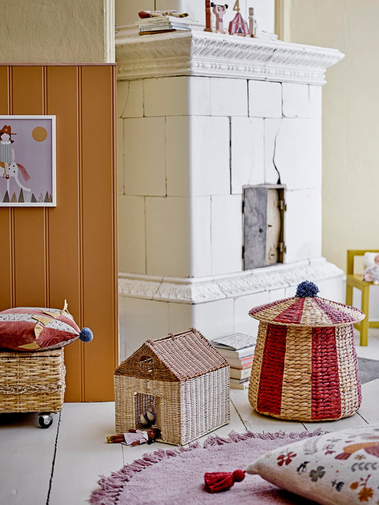 Birsen Basket w/Lid, Red, Water Hyacinth